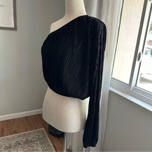 Preloved Express one shoulder crop top